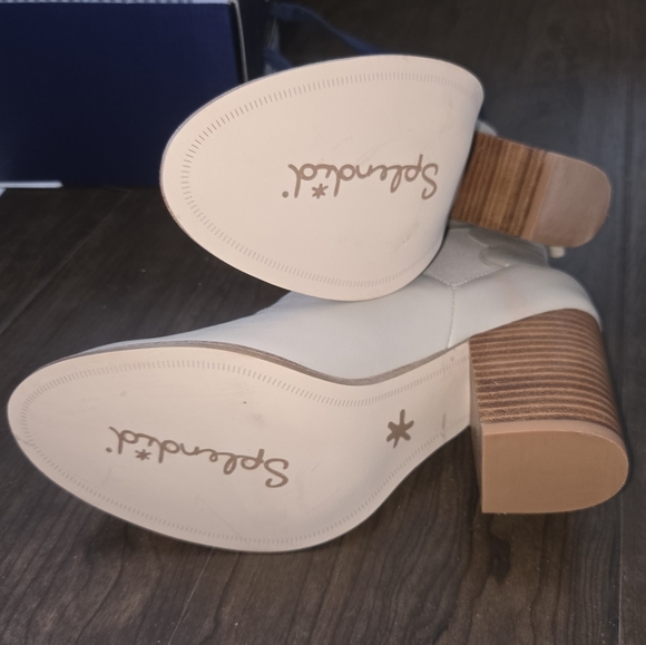 New in Box Splendid Magnolia Chelsea Bootie Khaki chunky heel size 8 ankle boots - Picture 10 of 13